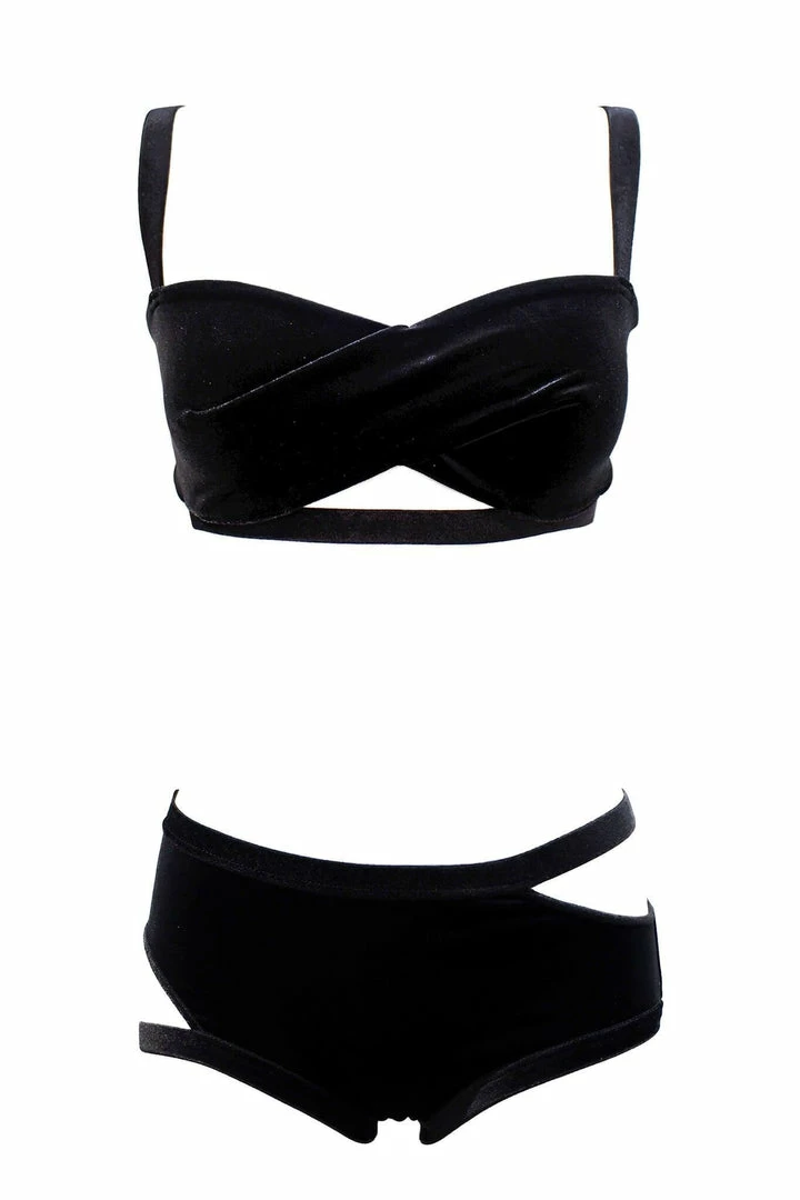 New π₯° K+1% Black Velour Lingerie Set π€© 3 K+1% Black Velour Lingerie Set