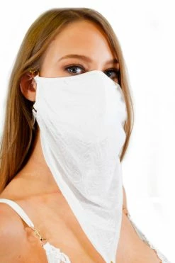 Demery Jayne White Wren Mask